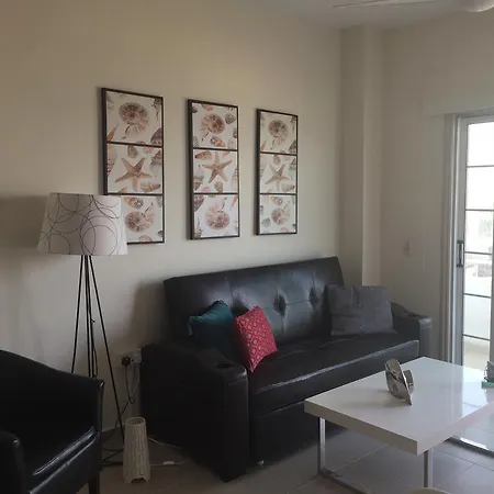 Mary דירה לרנקה